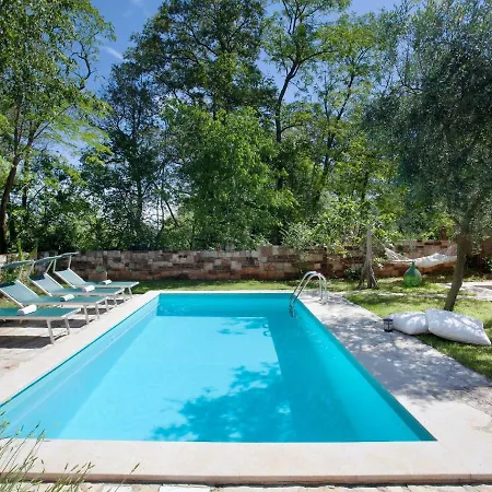 Peaceful In With Swimming Pool Feriehus Umag
