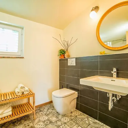 Peaceful In With Swimming Pool Holiday home Umag